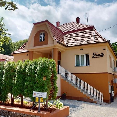 Family Apartman Μίσκολτς Εξωτερικό φωτογραφία