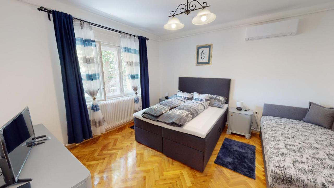Family Apartman Μίσκολτς Εξωτερικό φωτογραφία