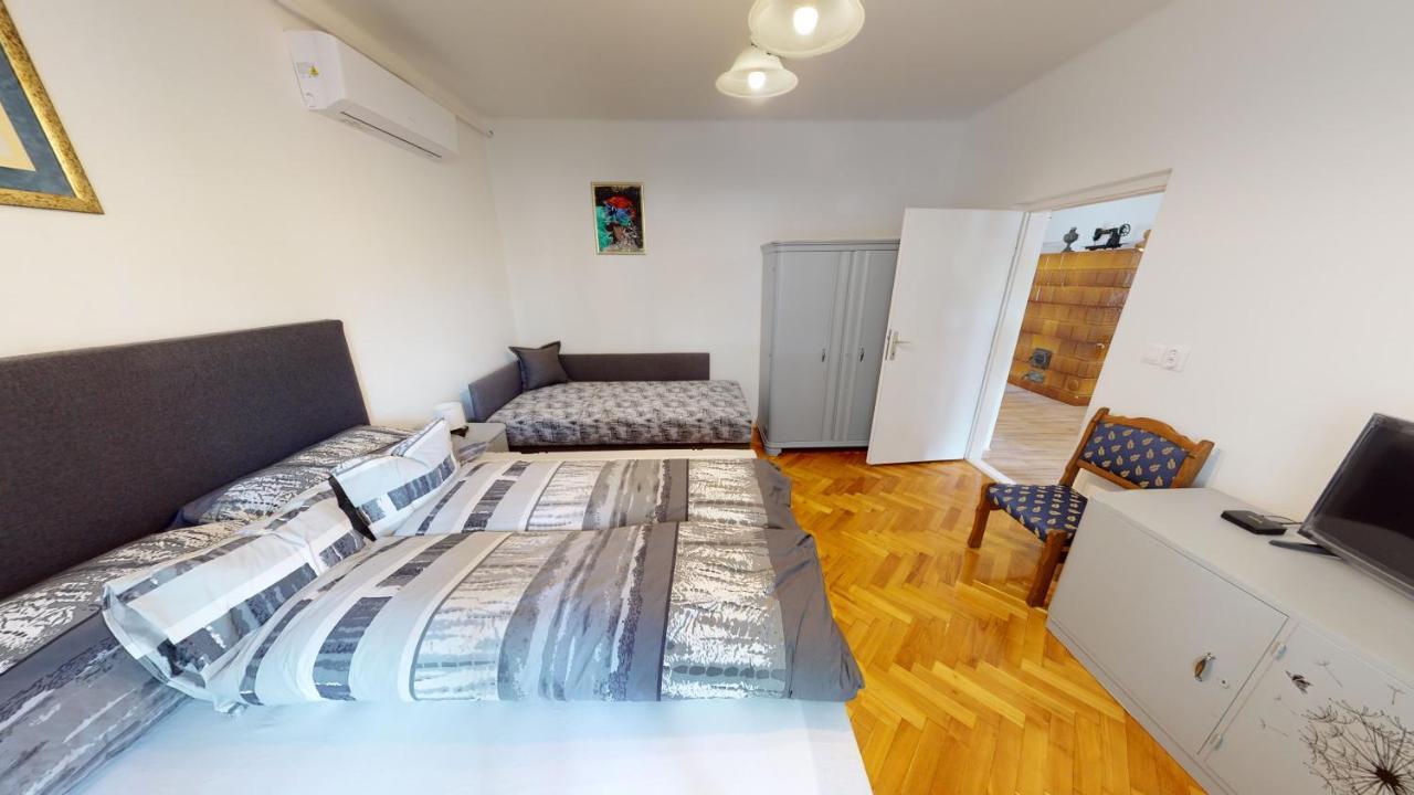 Family Apartman Μίσκολτς Εξωτερικό φωτογραφία