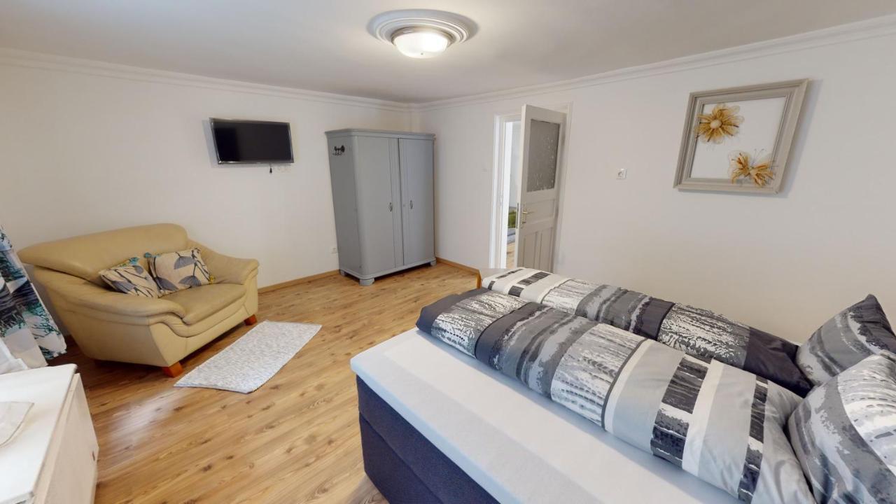 Family Apartman Μίσκολτς Εξωτερικό φωτογραφία