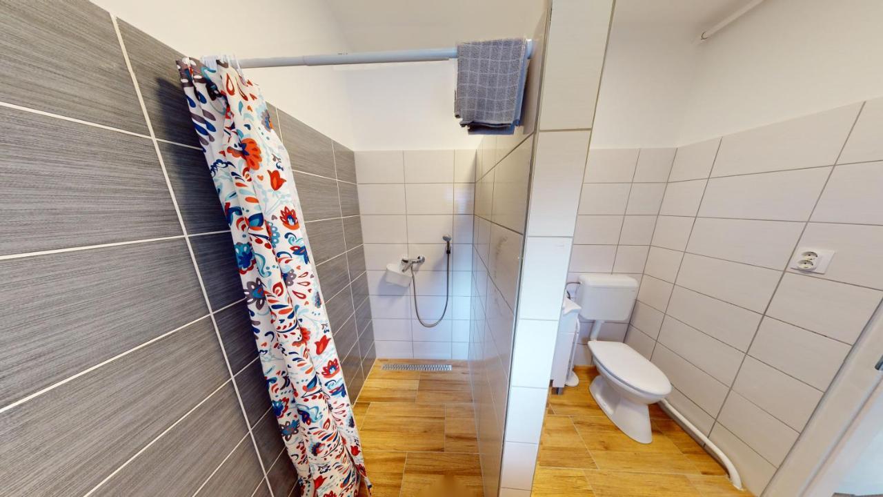 Family Apartman Μίσκολτς Εξωτερικό φωτογραφία