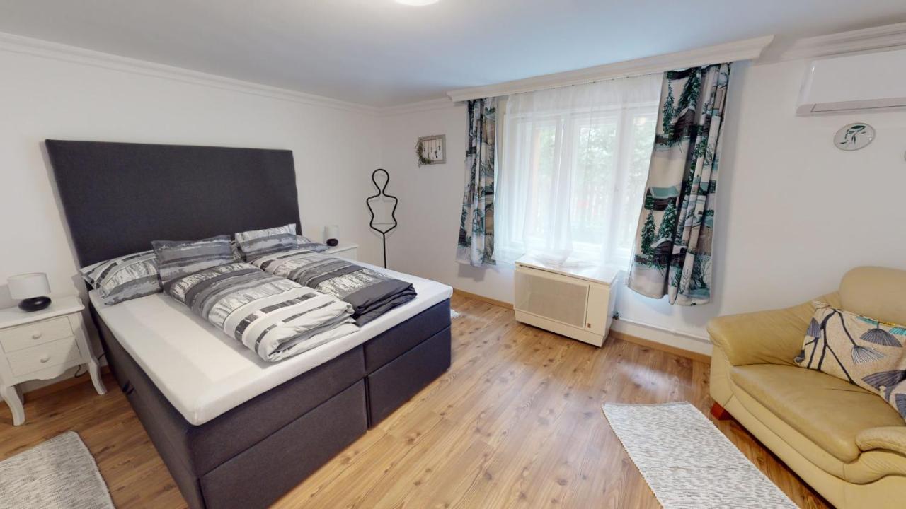 Family Apartman Μίσκολτς Εξωτερικό φωτογραφία