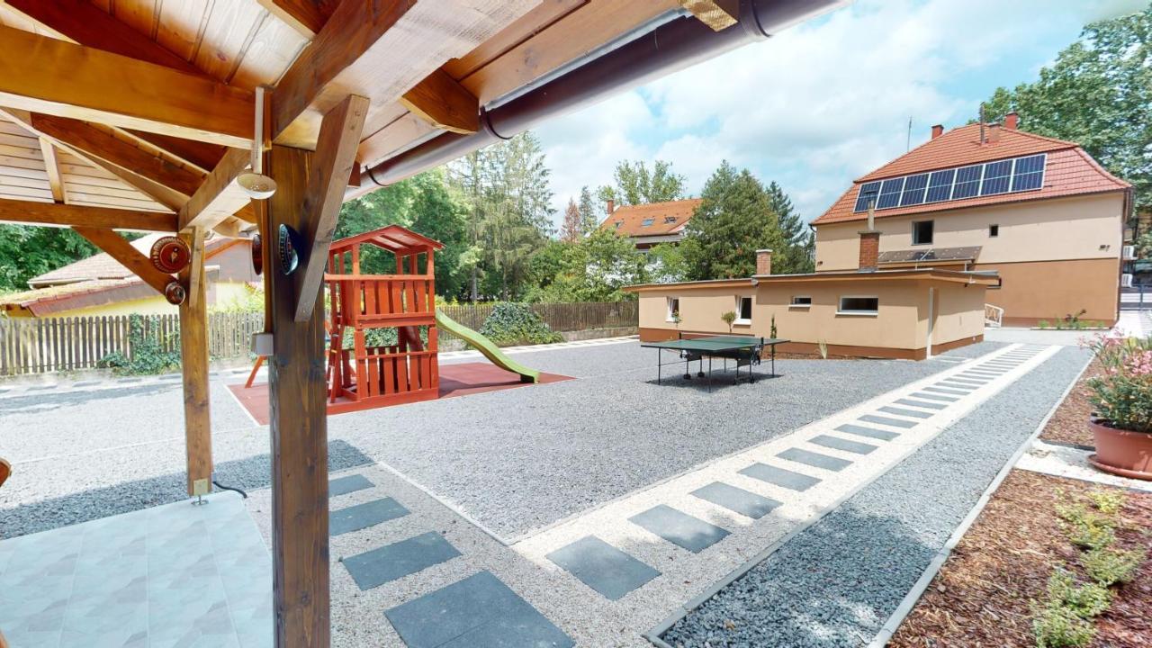 Family Apartman Μίσκολτς Εξωτερικό φωτογραφία