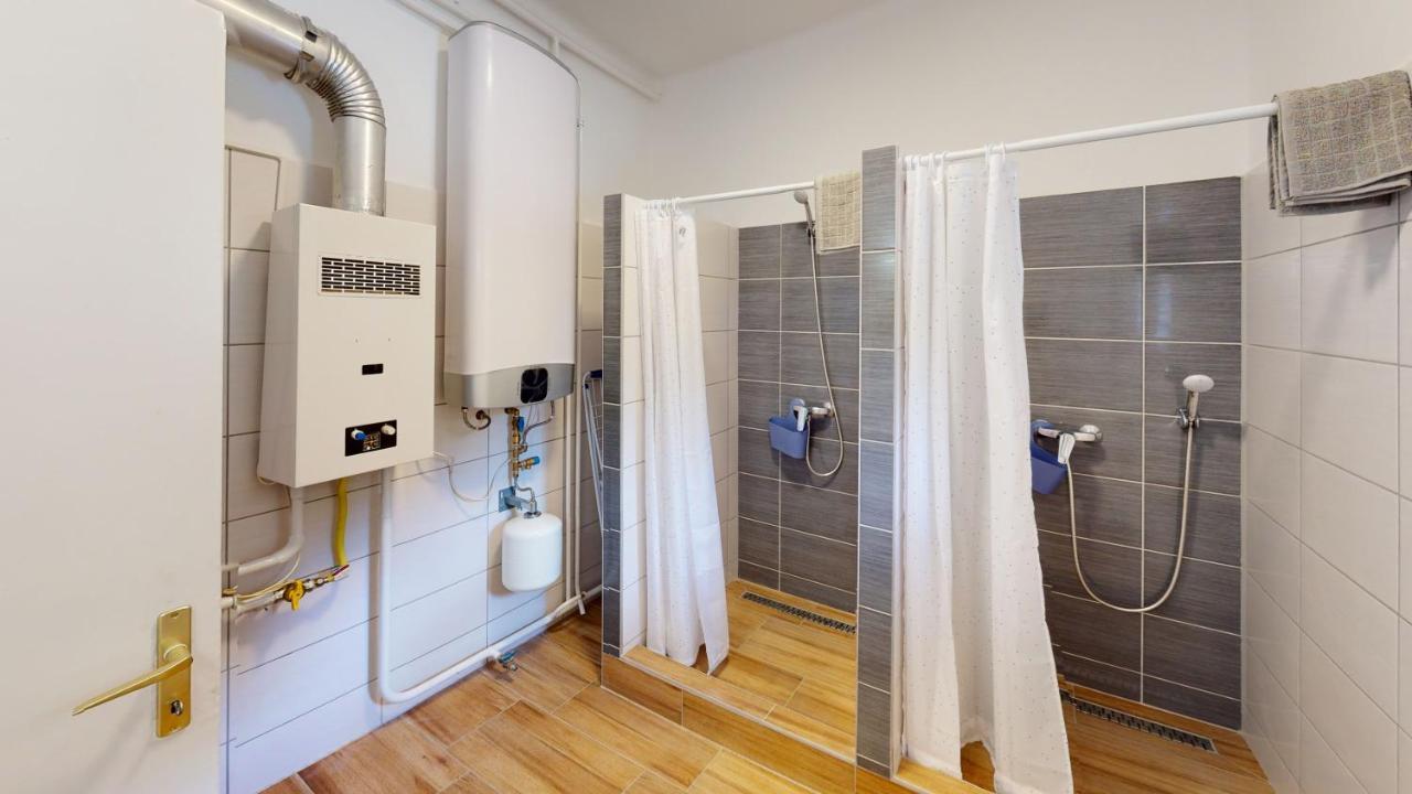 Family Apartman Μίσκολτς Εξωτερικό φωτογραφία