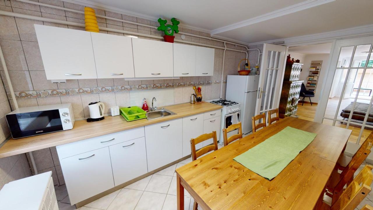 Family Apartman Μίσκολτς Εξωτερικό φωτογραφία