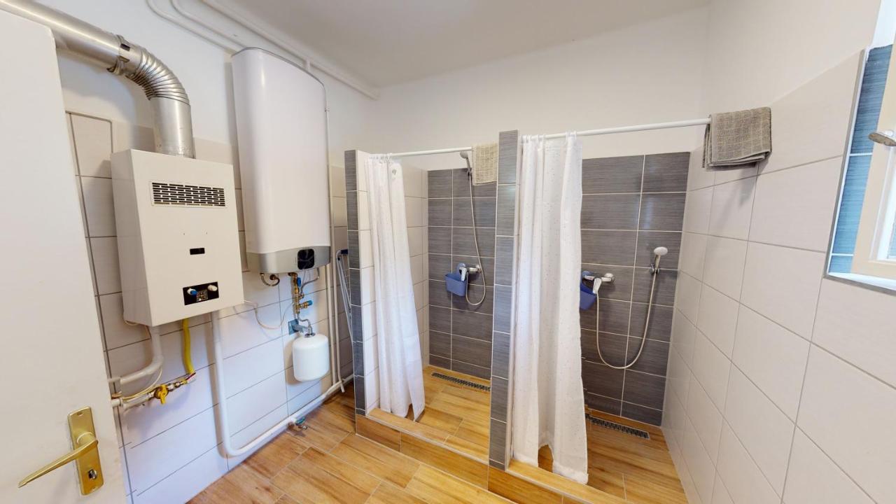 Family Apartman Μίσκολτς Εξωτερικό φωτογραφία
